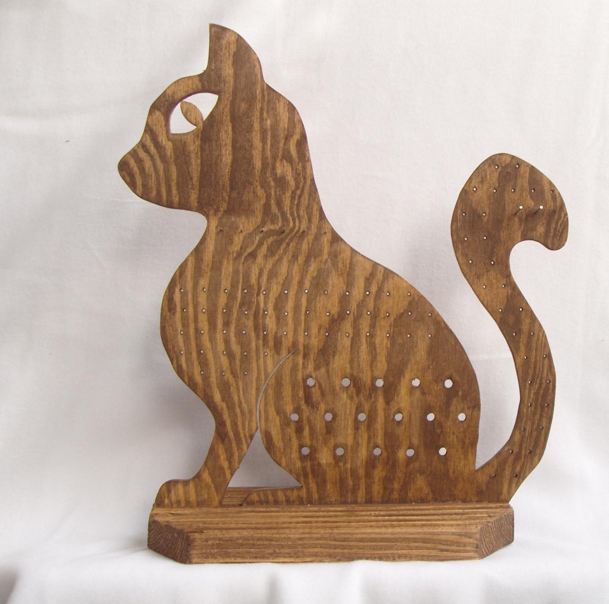 2605 Stojan na šperky KOČKA ořech