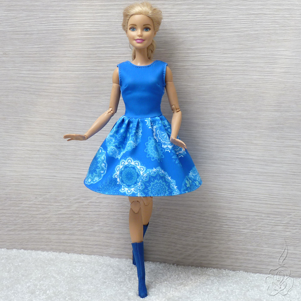 Modré šatičky pro Barbie