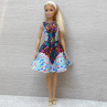 Barevné šaty pro Barbie