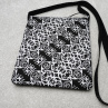 Černobílá crossbody kabelka - Amálie