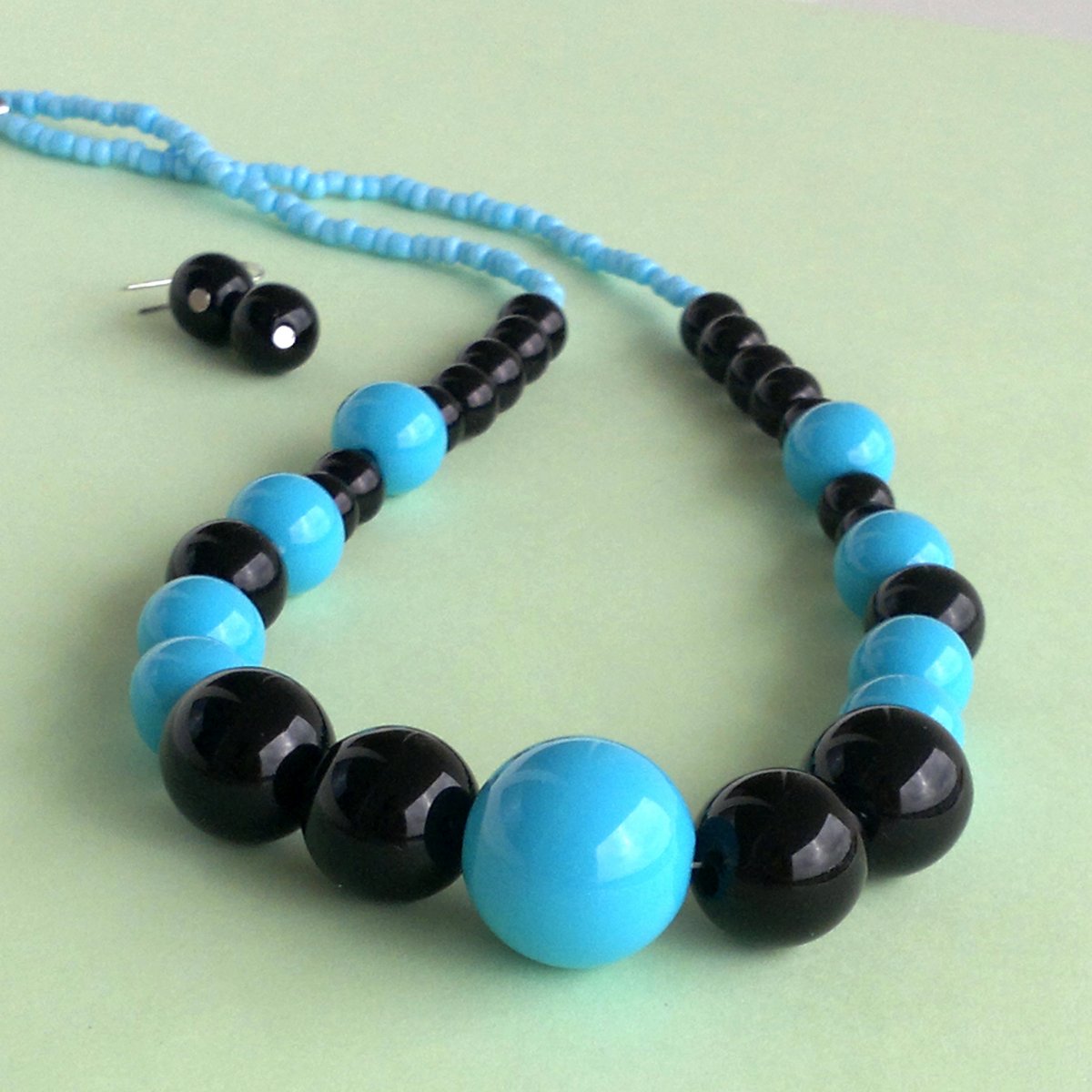 Modro-černé retro korále + náušnice