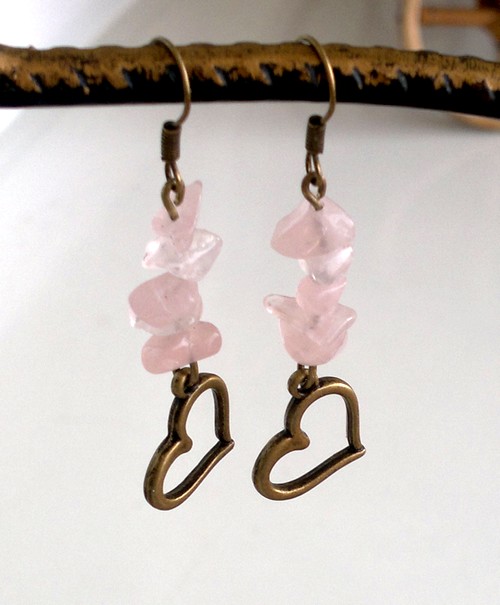 Srdíčkové náušničky s růženínem