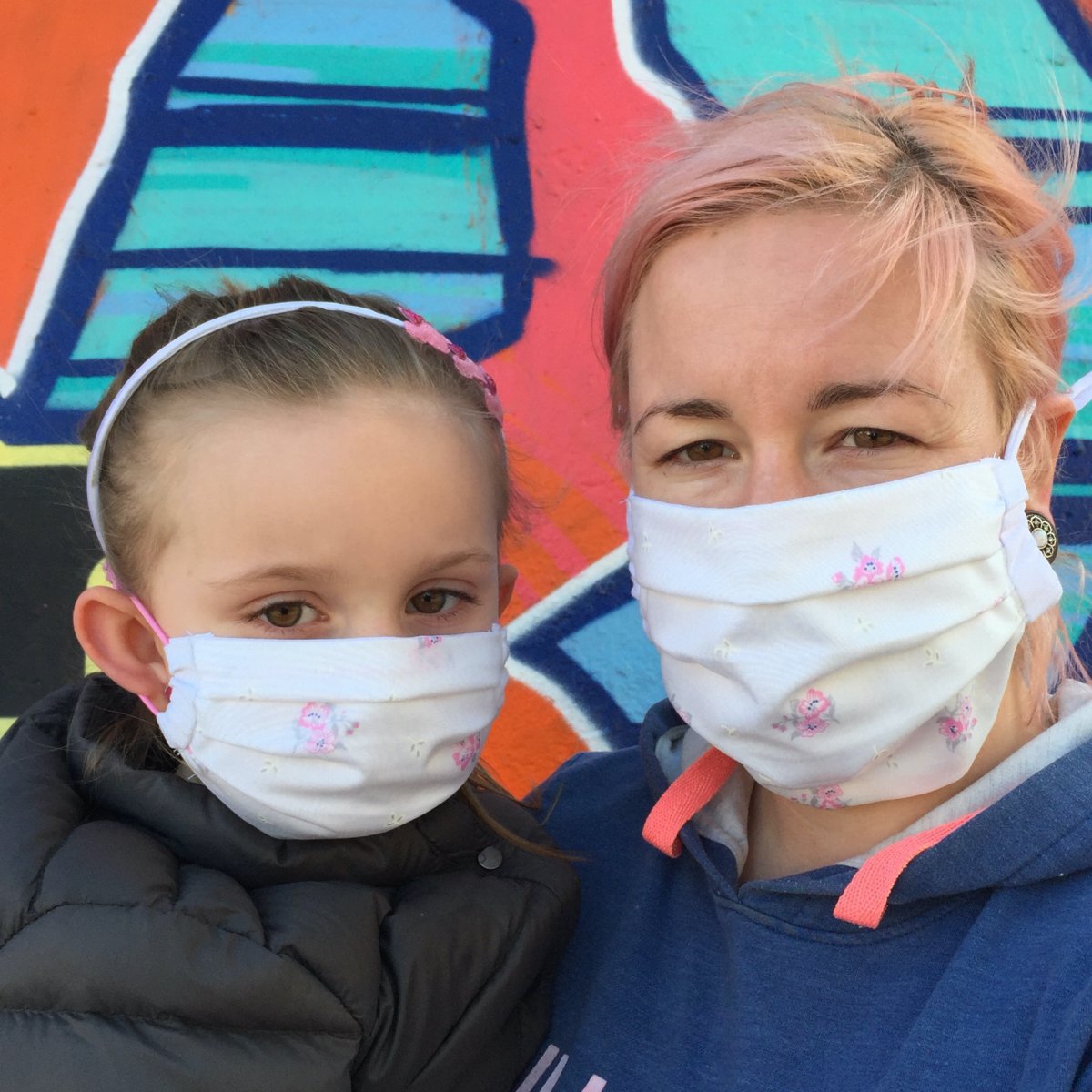 Výhodná sada - 2 roušky kytičkované