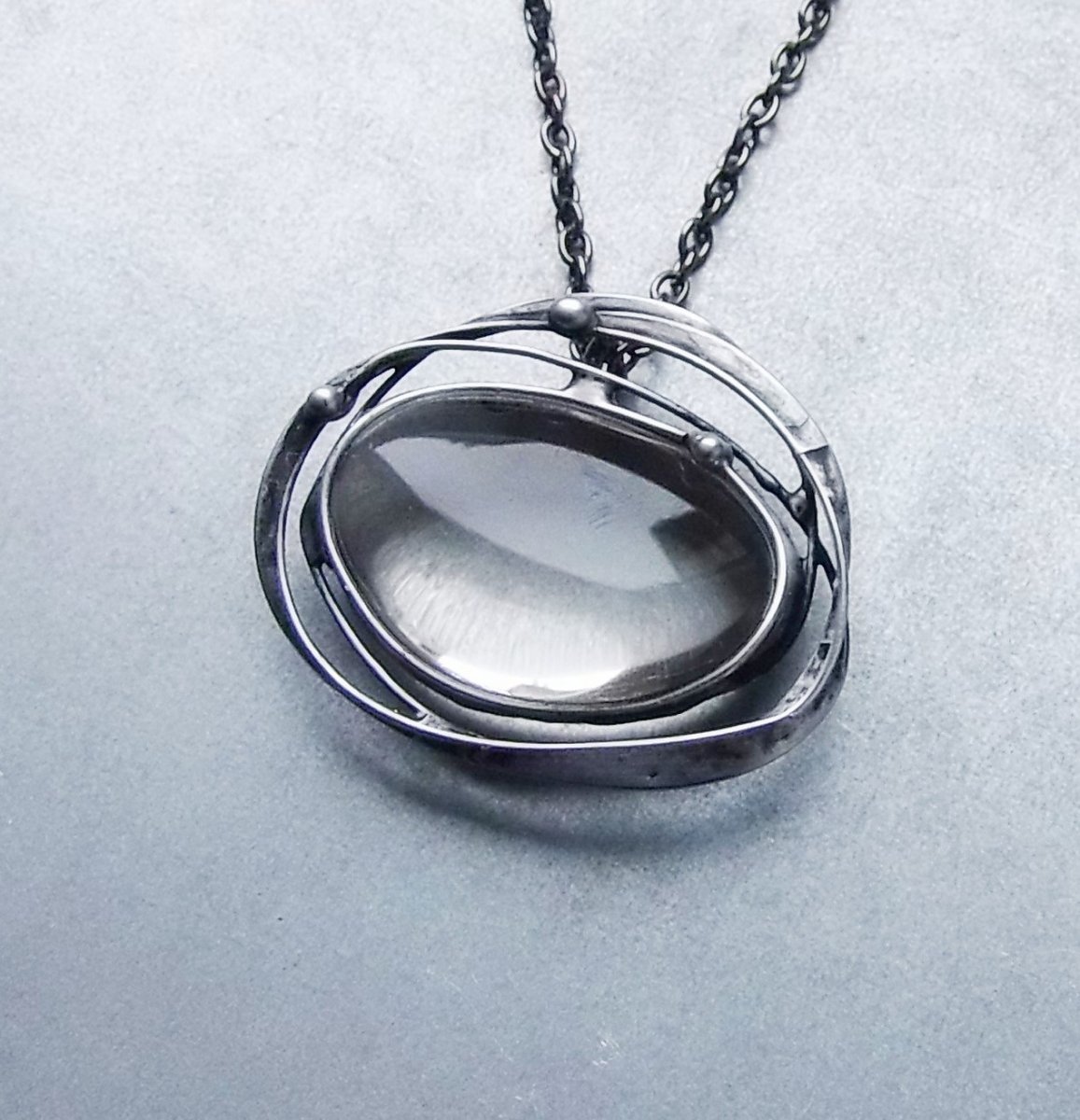 Znám křišťálovou studánku, .......