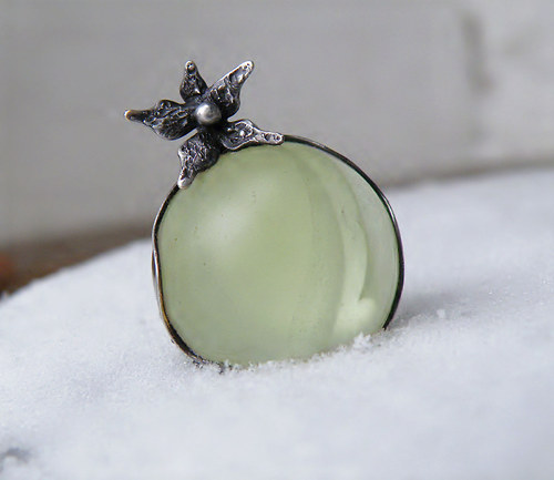 Jarní světluška 3...(kulička 2,6cm, svítí ve tmě)