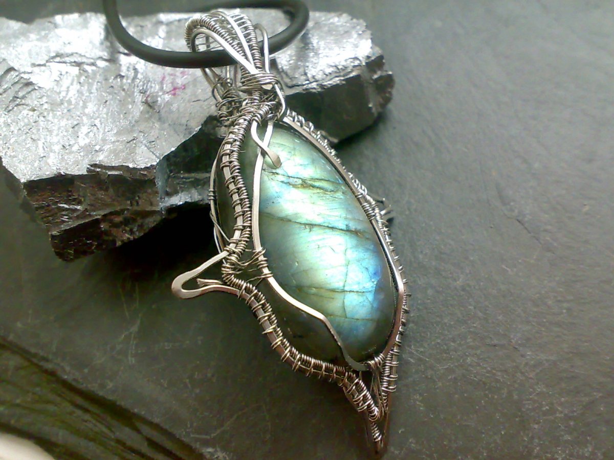 Kouzelník labradorit