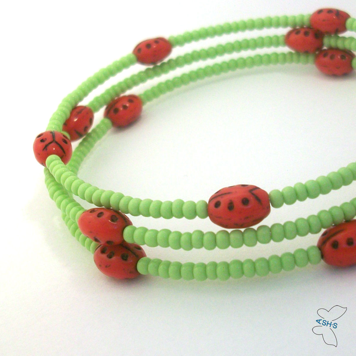 Beruškový náramek