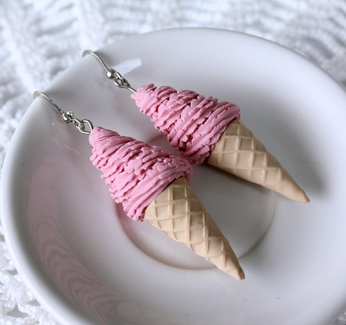 točená jahodová zmrzlina