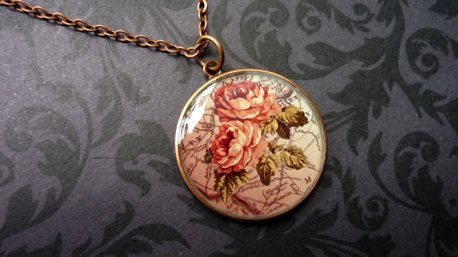 Růže, náhrdelník