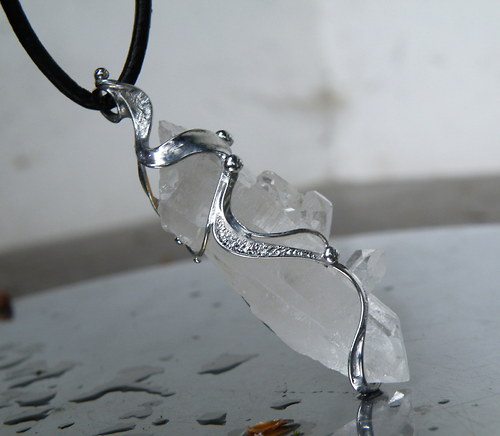 Ledový amulet 4...(Křišťál)