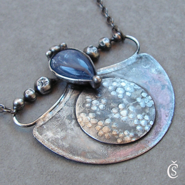 Lehoučko - vějířek - Kyanit