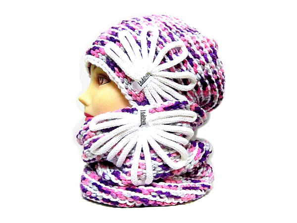 SOUPRAVA ČEPICE A NÁKRČNÍKU S APLIKACEMI 