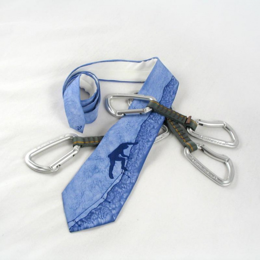 Hedvábná kravata (nejen) pro horolezce - tmavě modrá