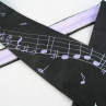 Černá kravata s fialovými notami