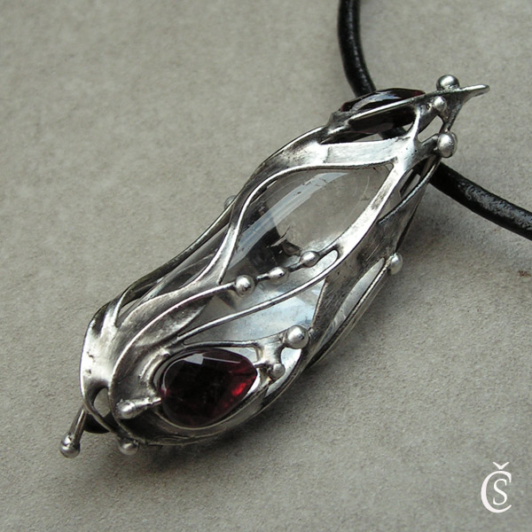 Amulet - Křišťál, Granát