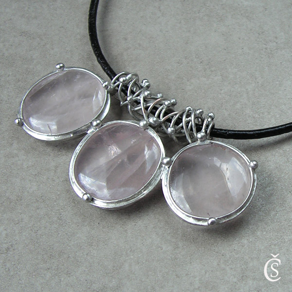 Něžná trojice - Růženín