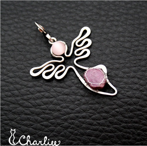 MALÝ ANDÍLEK-RUBÍN KRYSTAL+ULEXIT- hypoalergenní chirurgická ocel