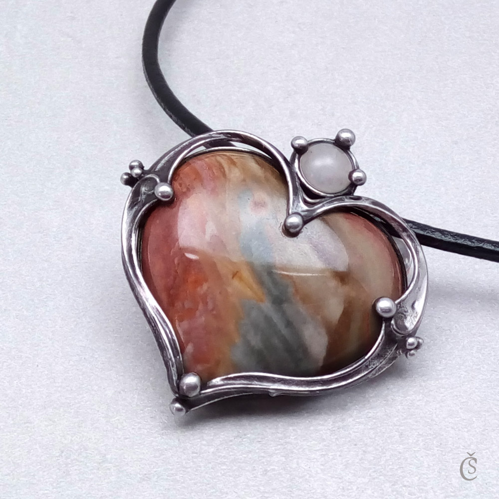 Srdíčko - Jaspis polychrom, Růženín