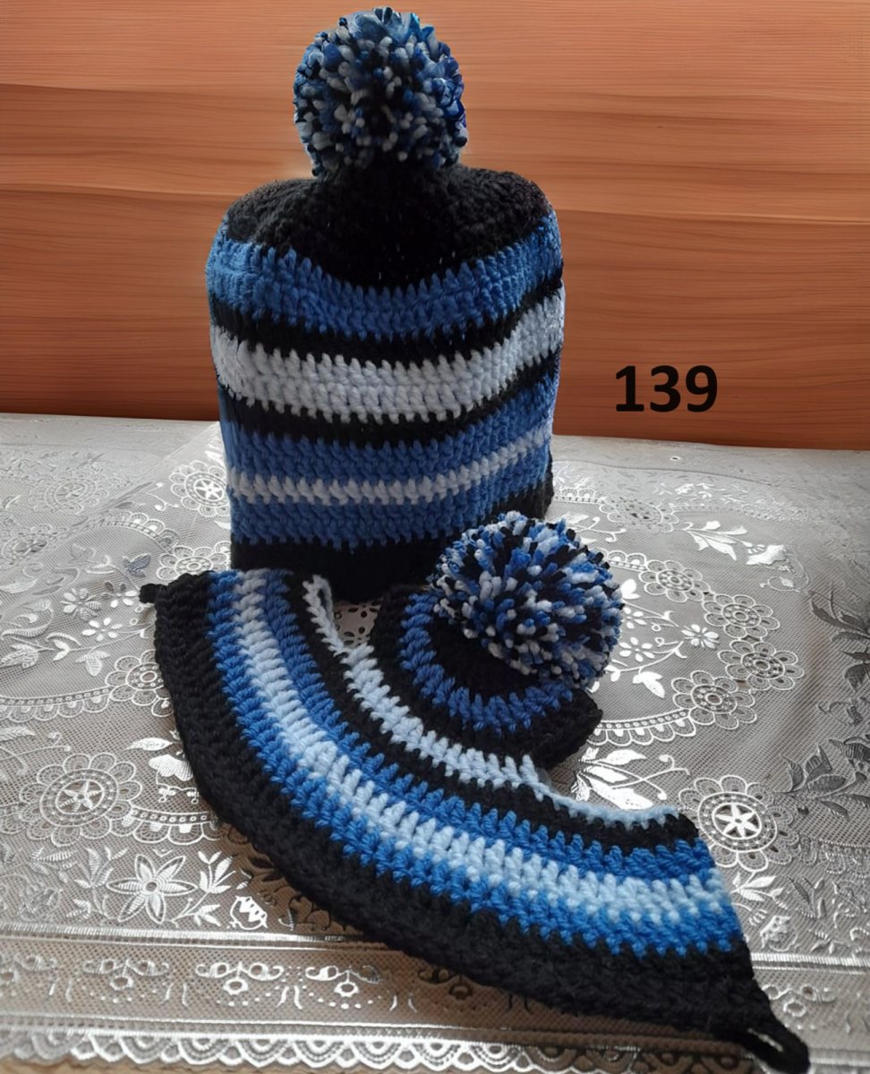 Háčkovaný set pro koně a jezdce