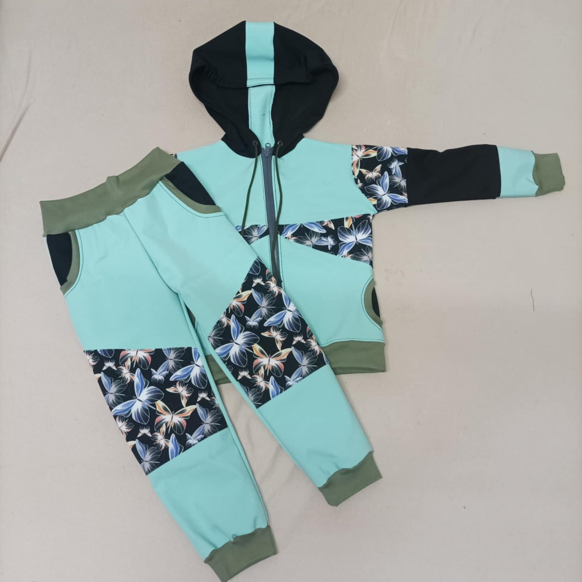 Softshellová souprava, velikost 122