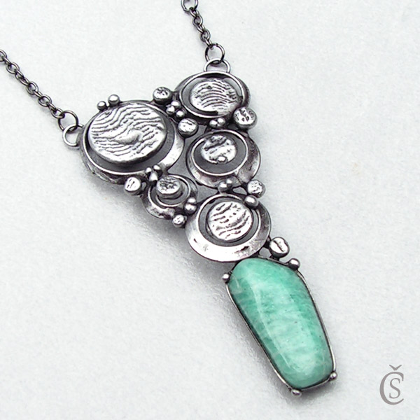 Na hladině - Amazonit