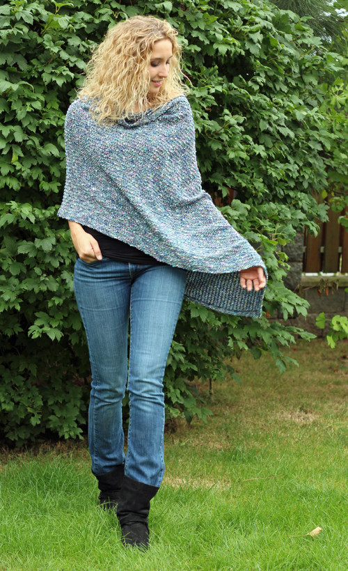 Modrofialkové pončo