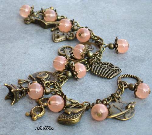 Náramek s přívěsky-meruňkový