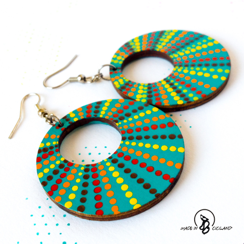 Puntíkatá kruhová smršť v tyrkysové