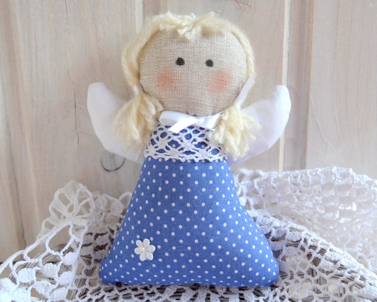 Andílek s levandulí