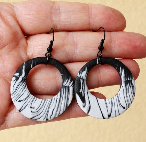 vzorované náušnice 