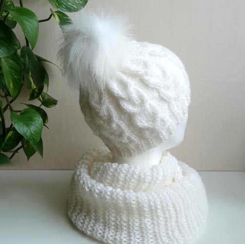 Copánky s kožešinovou bambulí..