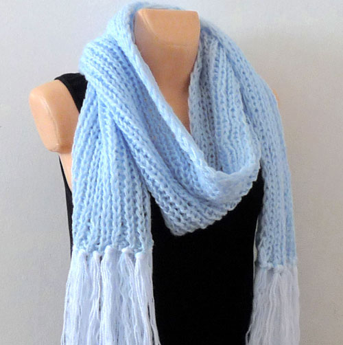 Zimní šála s třásněmi