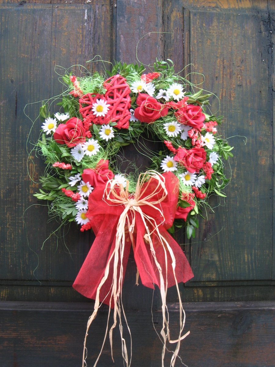 červený s kopretinama