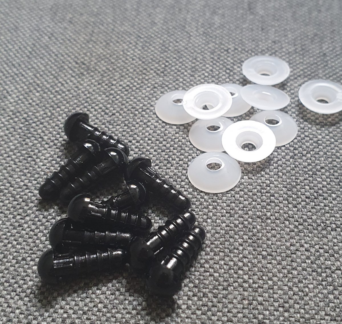 Bezpečnostní oči, černá barva, 6mm AKCE! 20párů