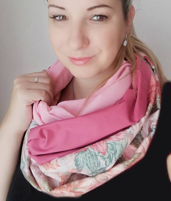 nákrčník -šála- KVĚTY S RŮŽOVOU-PUDROVOU