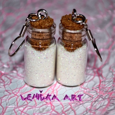 Lahvička s prachem přátelství