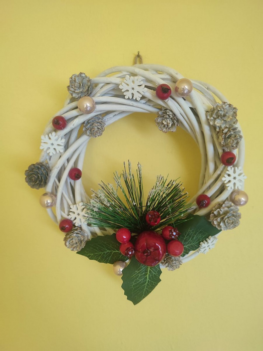 Vánoční věnec s jablíčkem 