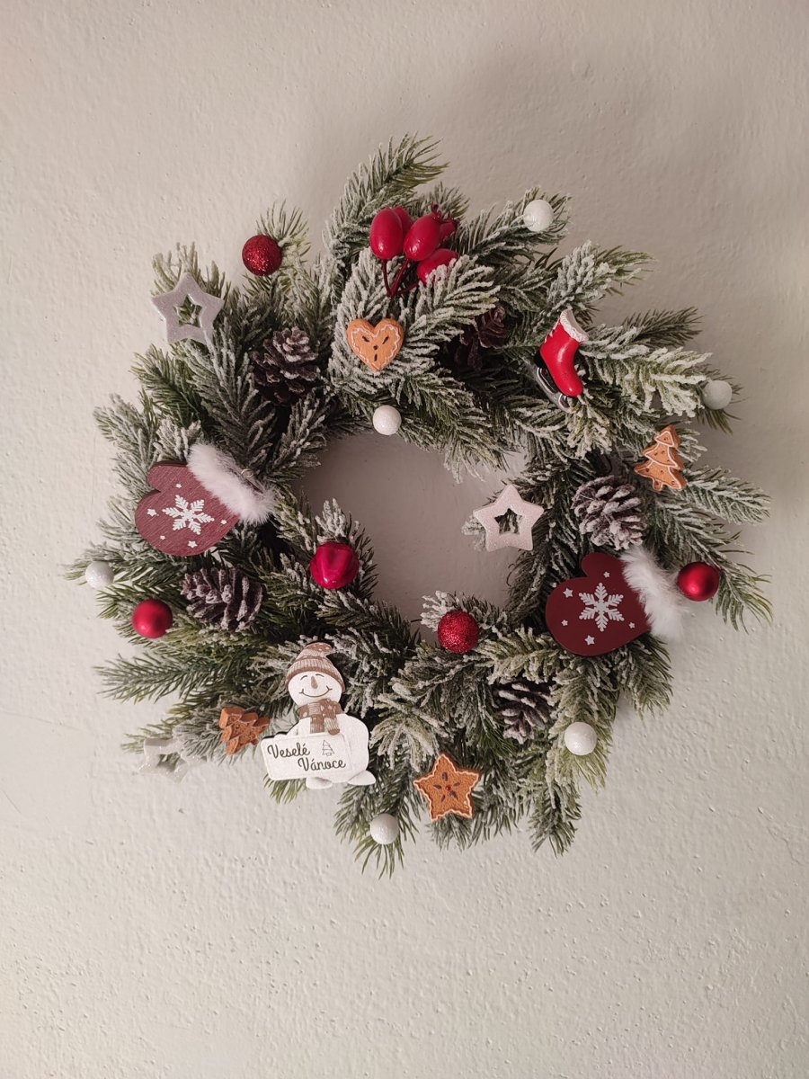 Zasněžený vánoční věnec 