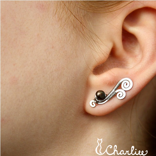 MOŘSKÁ VÍLA-PERLA 2-pecky- tepané-hypoalergenní chirurgická ocel