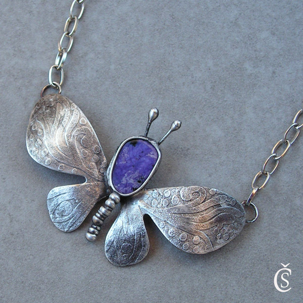 Lehoučko - motýl - Čaroit