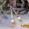 Náušnice - říční perly na kravatě