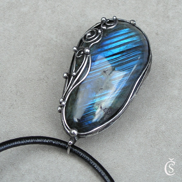 Meditace óm - Labradorit