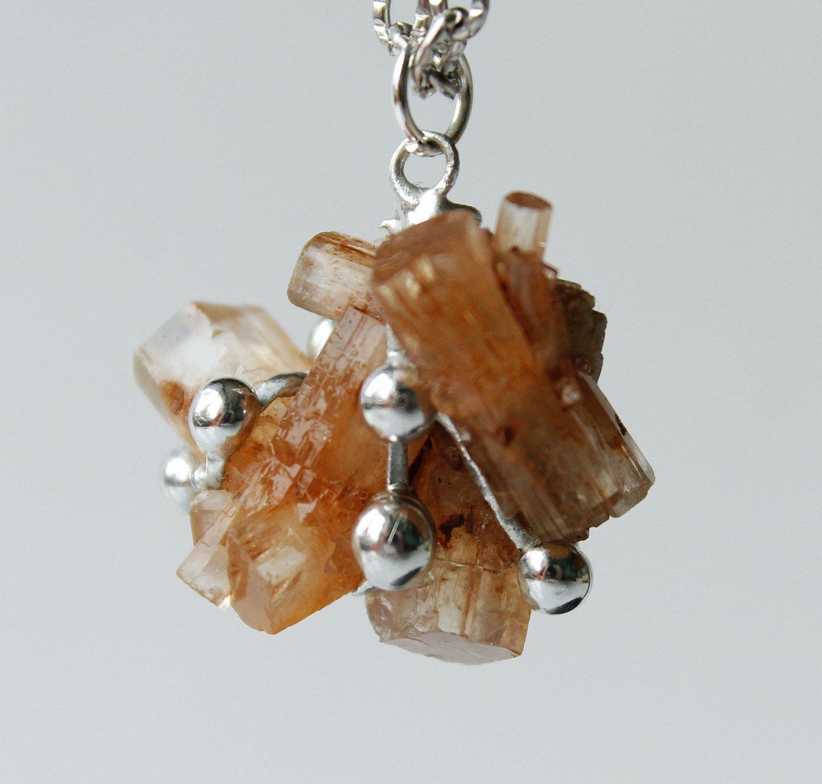 Cinnamon .. ( aragonit )