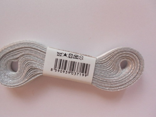 Taftová stuha se stříbrným krajem 