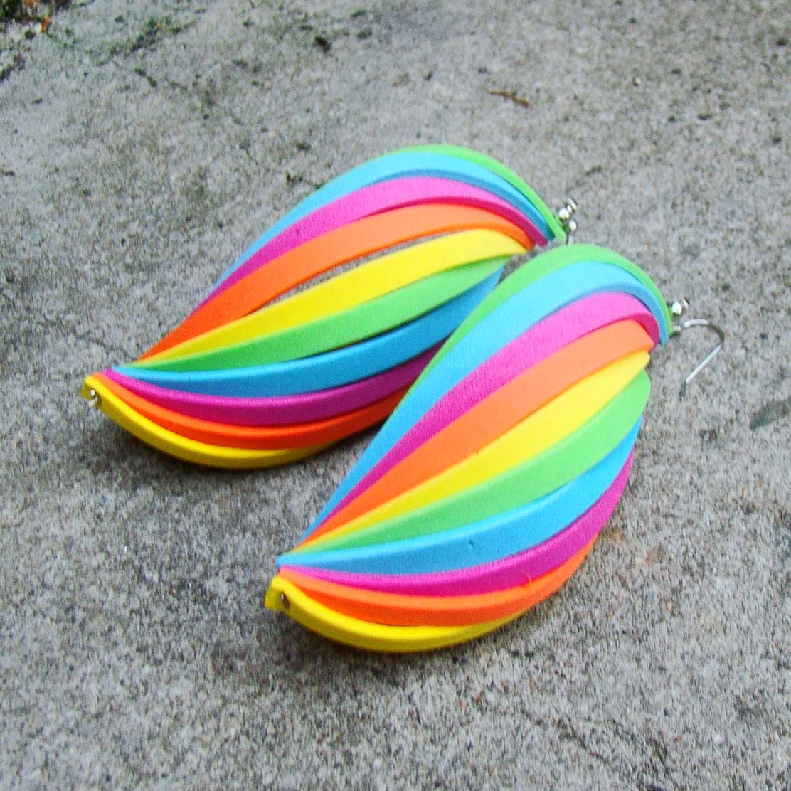 náušnice lastury duhové