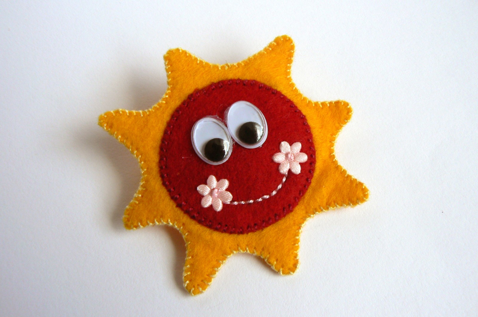 Brož - rozesmáté sluníčko