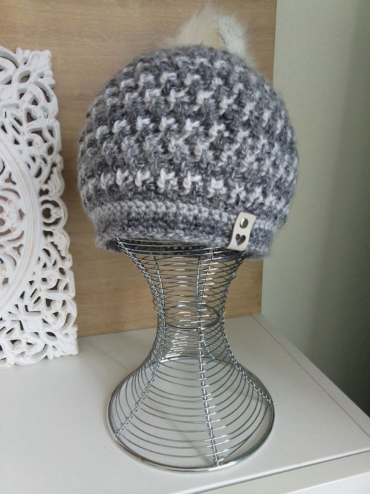Ručně háčkovaná čepice 
