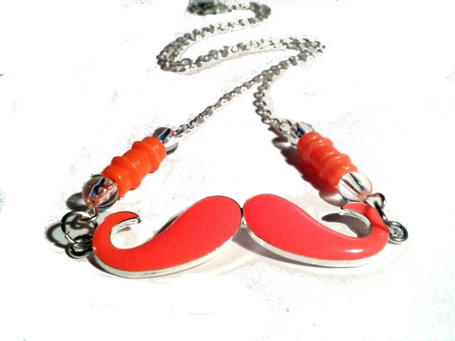 Mustache - náhrdelník