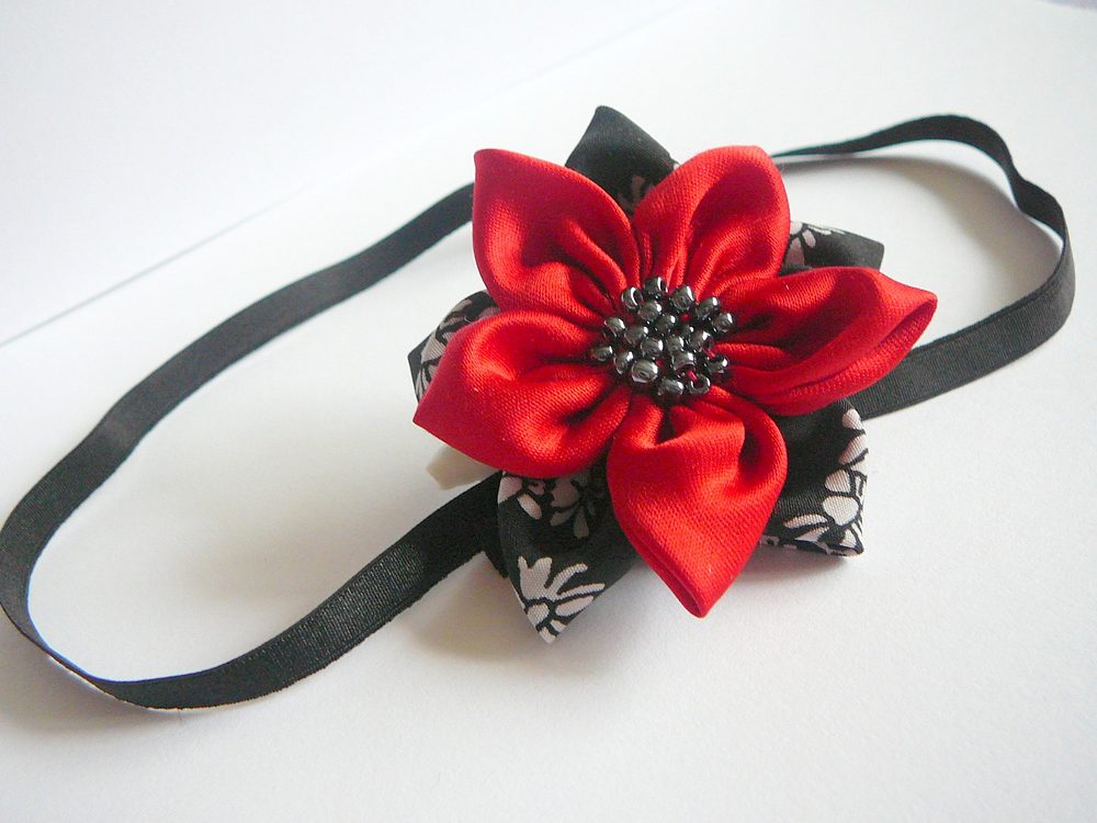 Elegantní čelenka.