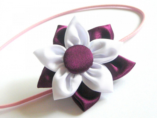 Elegantní čelenka.